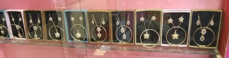✨ Parures dorées 4 pièces — Collection prestige