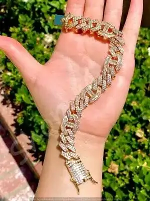 Bracelet maille cubaine dorée – Pavé de pierres scintillantes