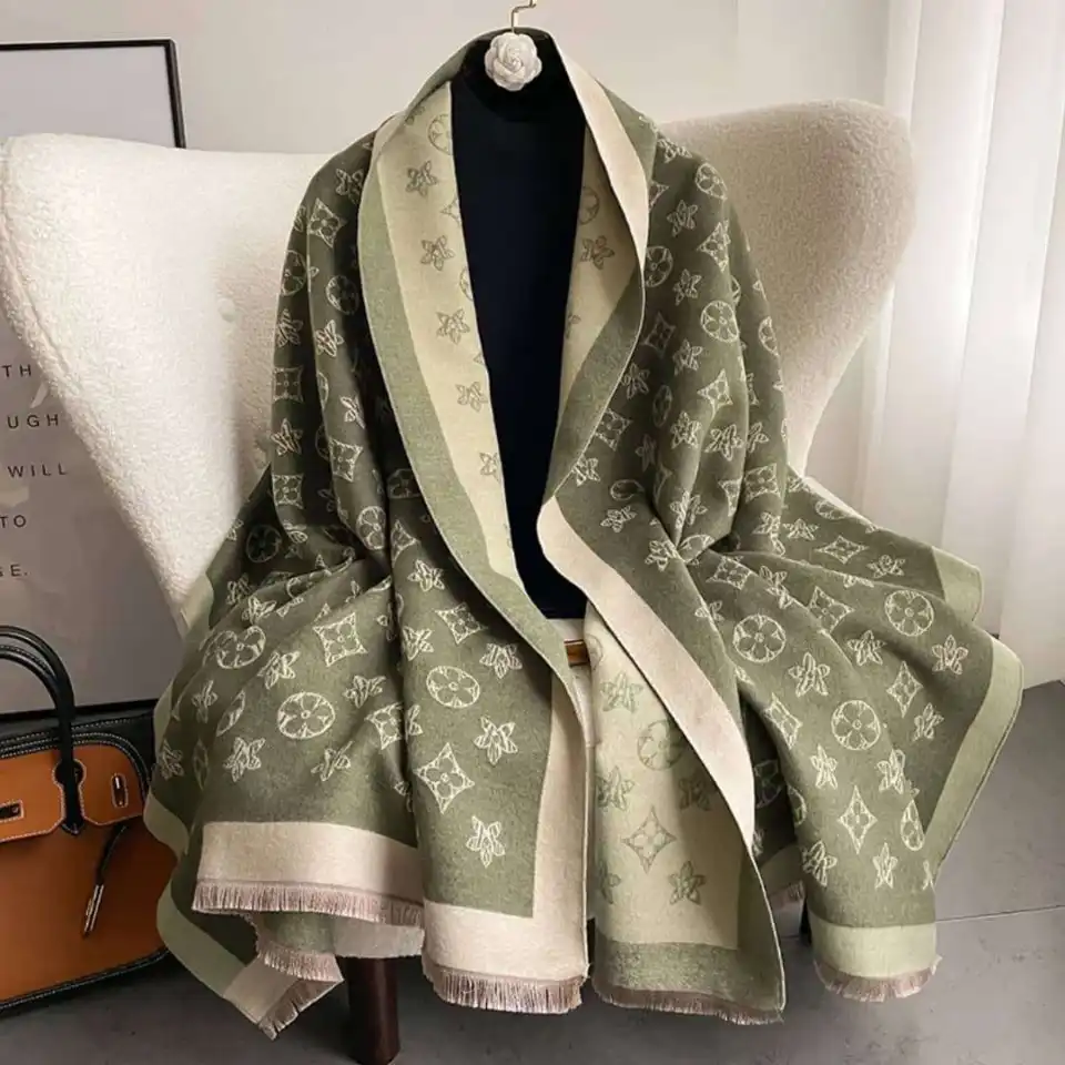 Écharpe de luxe QG. Élégance raffinée