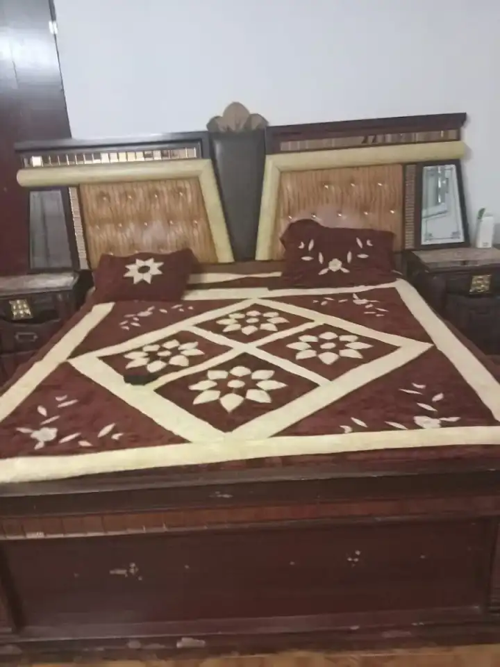 Chambre à coucher complète avec draps en cadeau