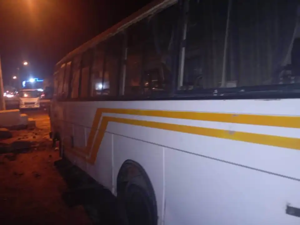 BUS TATA