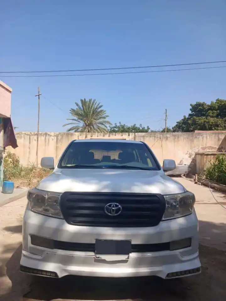 Toyota Land Cruiser V8 2015