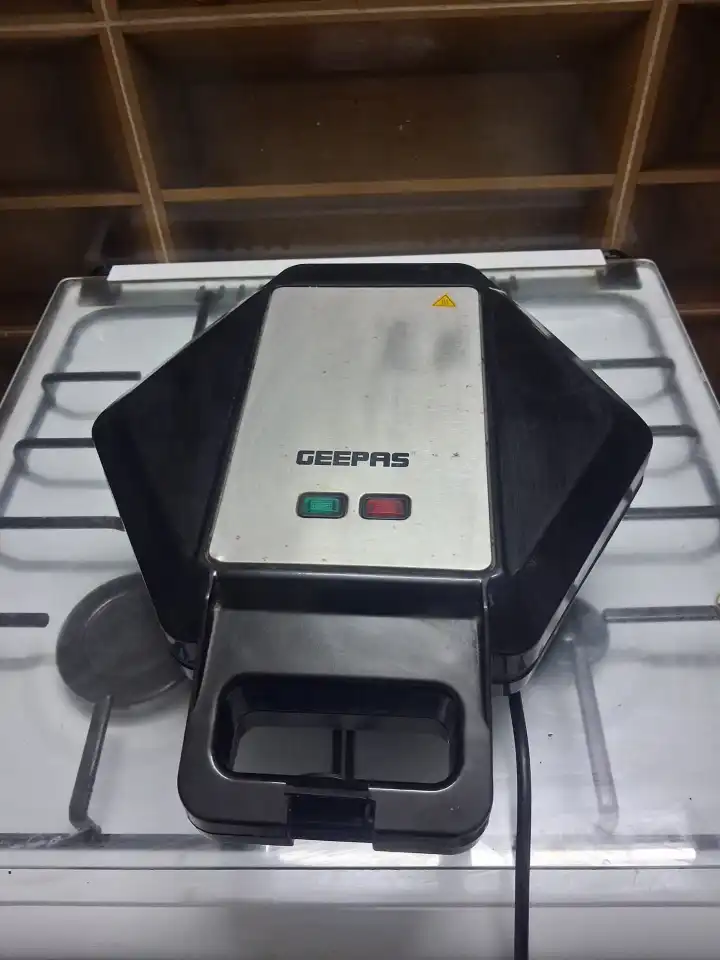 Appareil pour réchauffer les Samboussa