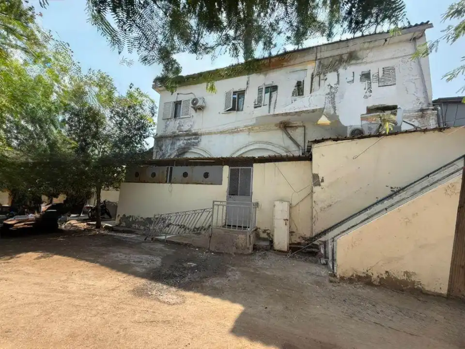 Lot immobilier - Villa + 2 appartements à vendre