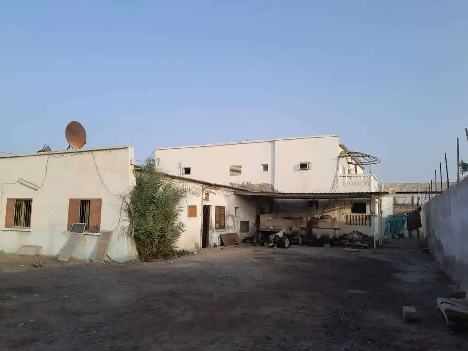 à vendre des 5 appartements à zone industrielle