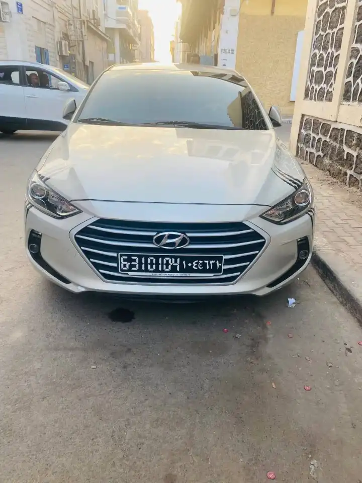 HYUNDAI Avante