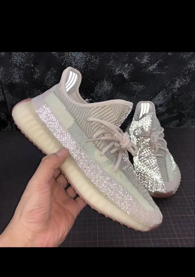Élégantes chaussures QG disponibles en ligne