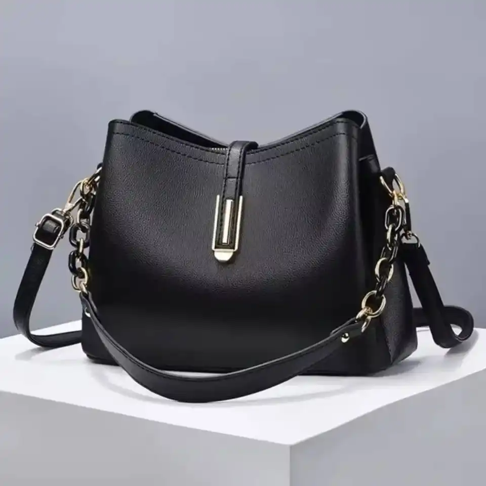 👜 Sac Bucket Cuir Noir – Élégance Minimaliste